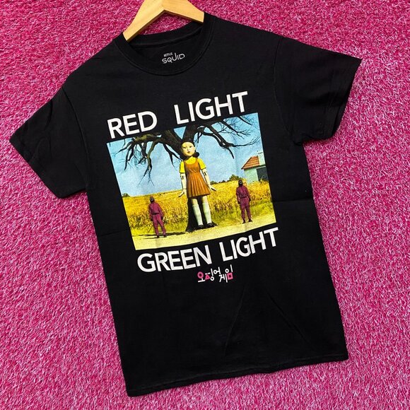 Squid Game Red Light Green Light Netflix Show T-Shirt Small - Picture 3 of 4